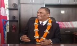 स्वास्थ्यबाट कानूनमा सरुवा : ङिच्च हाँस्दै उपेन्द्र यादव भन्छन् ‘मन्त्री पद त छाडिन्न’