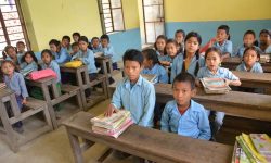 एउटै कोठामा दुई वटा कक्षा सञ्चालन