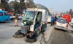 महानगरले नियम मिचेर ब्रुमर किन्याे