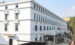 दरबार हाइस्कुलको भव्य भवन, खाली कक्षा