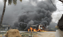टिपरको ठक्करले महिलाको मृत्यु भएपछि गोरखामा अवस्था तनावपूर्ण, २६ वटा टिपरमा तोडफोड र आगजनी