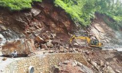 मध्यपहाडी लोकमार्गको अलपत्र काम पुनः शुरु