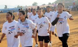 दौडप्रति आकर्षित हुँदै किशोरी