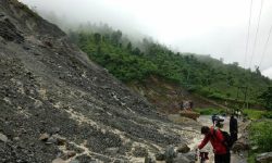 लमजुङ–मनाङ जोड्ने सडक अवरुद्ध