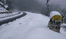 हिमपातले टेलिफोन र बिजुली अवरुद्ध