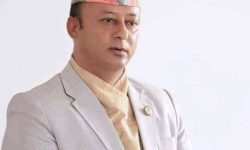 कोरोना राहत कोषमा पूर्व राज्यमन्त्री खड्काद्धारा ५ लाख सहयोग