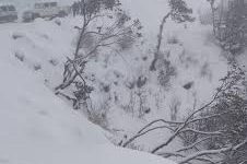 गोरखाको मनास्लुमा हिमपहिरो, पदमार्ग अवरुद्ध