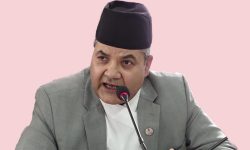 लाइसेन्समा रस्साकस्सी, फोटो देखाएर लाइसेन्स मागेको सञ्चारमन्त्रीको आरोप