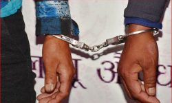 लागूऔषधसहित आठ पक्राउ