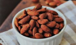 दिनदिनै खानुस् भुटेको बदाम, स्वास्थ्यलाई हुनेछ अनेकौं फाइदा