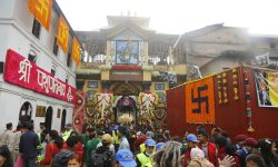 शिवरात्रीमा सजाइएका पशुपतिका फूल रातारात गायब