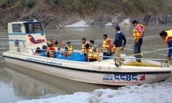 पानी जहाज चलाउने सरकारको सपनामा स्थानीयको अवरोध : सप्तकोशीमा चलाइएको जेट बोट बन्द