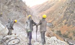 ज्यानै जोखिममा राखेर सडक निर्माण