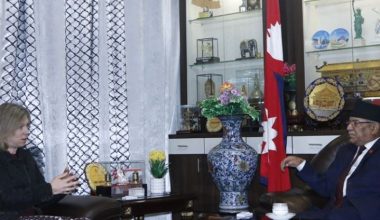 अध्यक्ष प्रचण्ड र बेलायती राजदूत पोलिटबीच भेटवार्ता