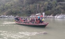 जलयात्रामा पर्यटक