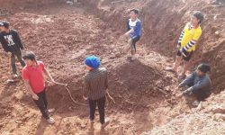 माछा पाल्न पोखरी निर्माणमा युवा