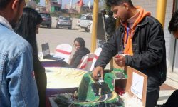 सडक दुर्घटना कम गर्ने प्रविधि सिकाउँदै विद्यार्थी