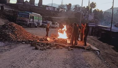 वडाध्यक्ष धामी हत्याको छानबिनको माग गर्दै विनायक बजार बन्द