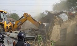 सार्वजनिक जग्गामा बनाइएका टहरामा डोजर चलायो