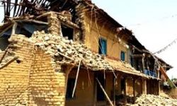 अझै उठेनन् भूकम्पले ढलेका निजी आवास
