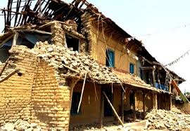 अझै उठेनन् भूकम्पले ढलेका निजी आवास