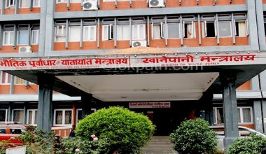 विद्युतीय बस खरिदको माध्यममा यसरी अलमलिदै सरकार