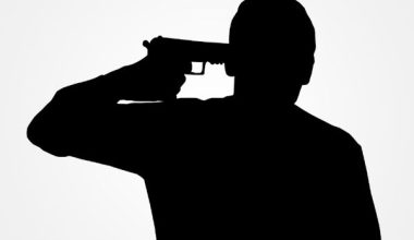 आफैंलाई गोली हाने सशस्त्रका जवानले