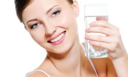 एकाबिहानै उठेर पानी पिउँदा यस्ता फाइदाहरु हुन्छन्