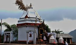 कोभिड १९ः  मन्दिरमा दर्शनार्थी फाट्टफुट्ट