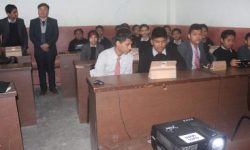 किताब होइन ट्याब बोकेर स्कुल