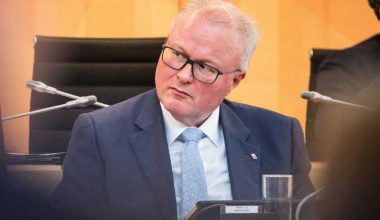 कोरोनाले आर्थिक संकट आएको भन्दै जर्मनीका अर्थमन्त्रीले गरे आत्महत्या