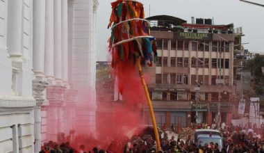 होली पर्व : वसन्तपुरमा चीर ठड्याइयो