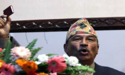 राप्रपा एकिकरण सभामा गीता हातमा लिएर यस्तो कसम खाए कमल थापाले !