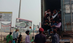 काठमाडौँबाट कन्टेनरमा लुकेर आएका ५२ जना पक्राउ