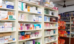 अधिकांश औषधि पसल बन्दः घण्टौँ हिँडेर औषधि किन्न बाध्य