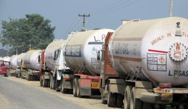 सर्वसाधारणले चाहिनेभन्दा बढी ग्यास घरमा थुपार्दा सिलिन्डर अभावले थन्किए ग्यासका बुलेट