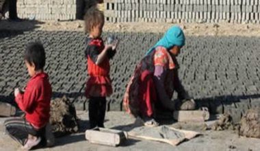 इँटाभट्टाका मजदुरहरुको चुलो बल्न छाड्यो, बालबालिकाको विचल्ली !