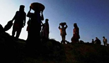 लकडाउन  : मजदुरको छाक टार्न घरदैलोबाट राहत सङ्कलन गरेर फुडबैंक