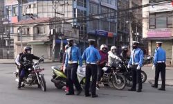 आमाको मुख हेर्ने दिन भन्दै घर बाहिर निस्किदै हुनुहुन्छ ?  सावधान, आज विहानै ८ सय ७२ जना पक्राउ परेका छन् !