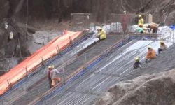 लकडाउनको समयमा पनि यसरी काम गरिरहेका छन् माथिल्लो तामाकोशीका मजदुर  !