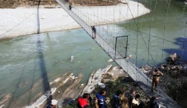 कोभिड १९: जोखिम रोक्न झोलुङ्गे पुलमा ताला