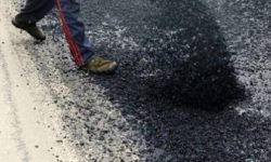 तातोपानी जोड्ने सडक कालोपत्र सुरु