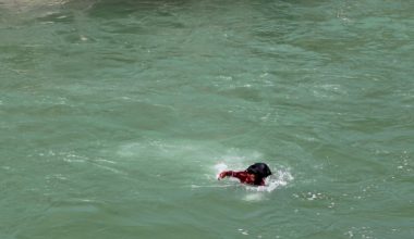 महाकाली तरेर भित्रिए छ नेपाली