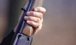 कोरोना संक्रमितलाई आइसोलेसनमा राख्न खोज्दा स्थानीयको अवरोध, १२ राउड हवाई फायर