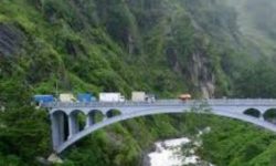 १० कन्टेनर सामान खासामा