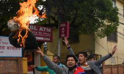 सीमा विवाद : ओली र मोदीको पुत्ला दहन