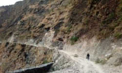 १० वर्ष अघिबाट निर्माण सुरू गरिएको ब्रह्मदेवदेखि टिङ्करसम्मको बाटो निर्माण सुस्त