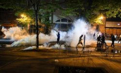 अमेरिकामा प्रहरी हिरासतमै अश्वेत व्यक्तिको मृत्यु भएपछि विरोध चर्कियो, शहर तनाबग्रस्त