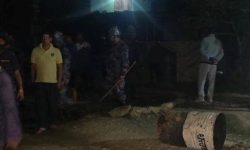 वडाध्यक्षको नेतृत्वमा प्रहरी पोस्टमा आक्रमण, प्रहरीको बर्दी च्यातियो