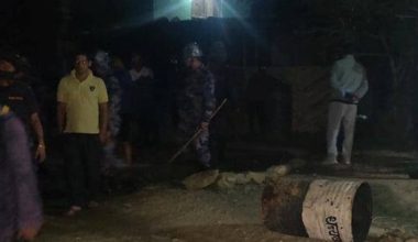 वडाध्यक्षको नेतृत्वमा प्रहरी पोस्टमा आक्रमण, प्रहरीको बर्दी च्यातियो